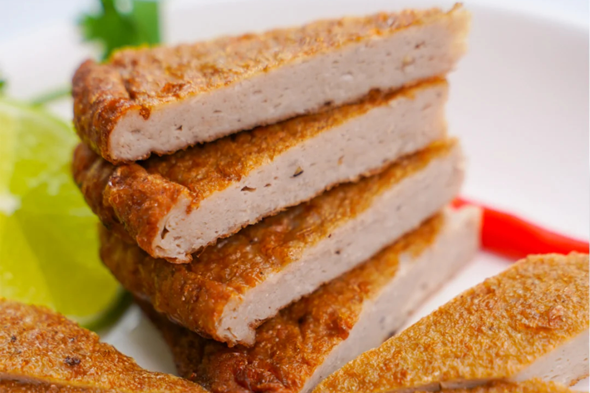 Món chả cá Nha Trang dai giòn hấp dẫn